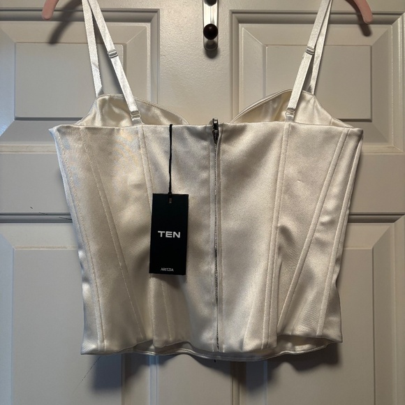 Aritzia Satin Bustier Sweetheart Satin Bustier - Picture 5 of 7